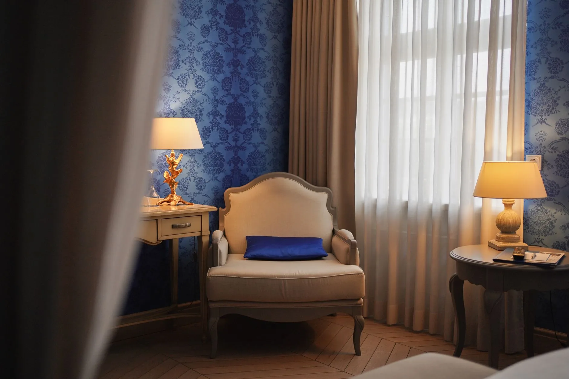 Elegante Lounge im Stonenotepath Casino Berlin